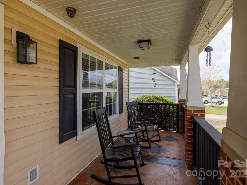 5015 Drake Pond Lane, Rock Hill, SC 29732.  MLS# CAR4243941, YatesRealty ID 10930. 