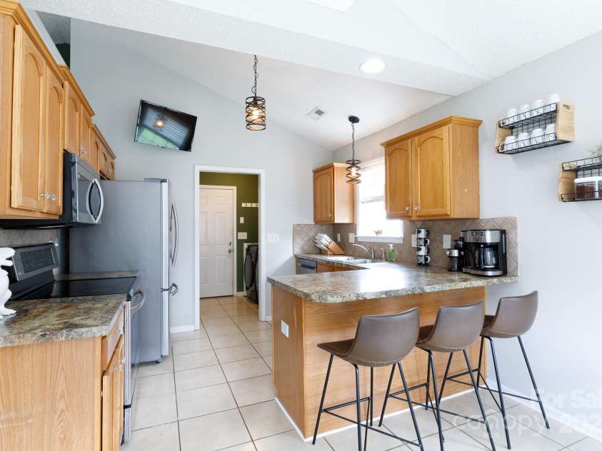 5015 Drake Pond Lane, Rock Hill, SC 29732.  MLS# CAR4243941, YatesRealty ID 10930. 