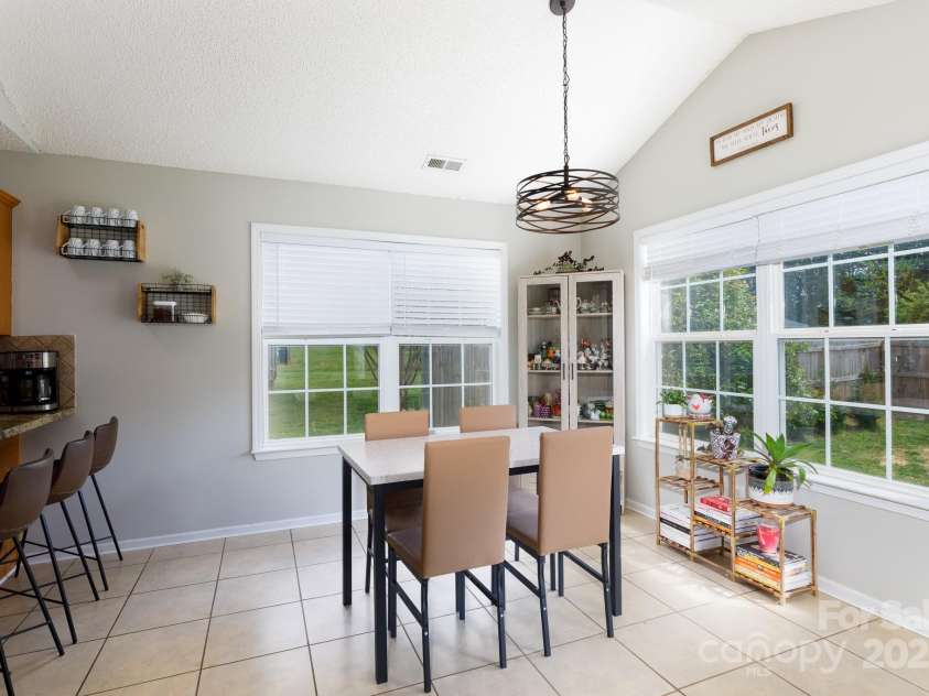 5015 Drake Pond Lane, Rock Hill, SC 29732.  MLS# CAR4243941, YatesRealty ID 10930. 