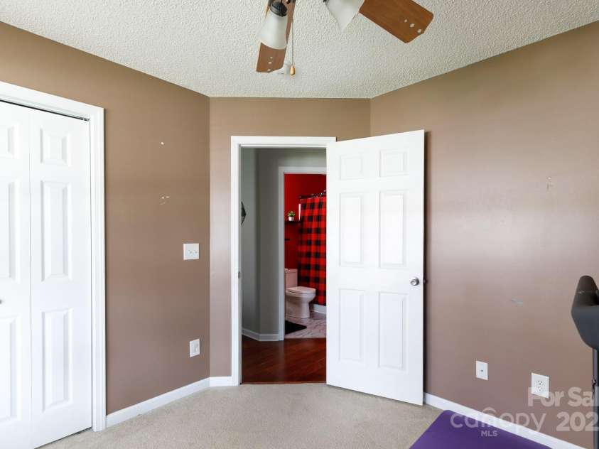 5015 Drake Pond Lane, Rock Hill, SC 29732.  MLS# CAR4243941, YatesRealty ID 10930. 