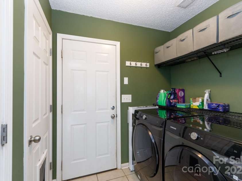 5015 Drake Pond Lane, Rock Hill, SC 29732.  MLS# CAR4243941, YatesRealty ID 10930. 