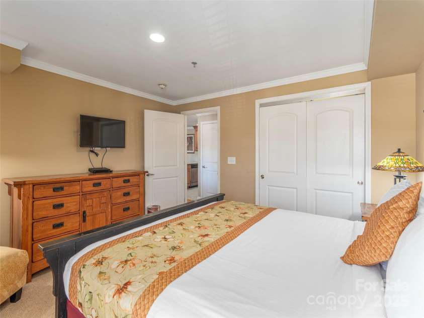 330 Bowling Park Road, Asheville, NC 28803.  MLS# CAR4217187, YatesRealty ID 10931. Nice closet space in bedroom