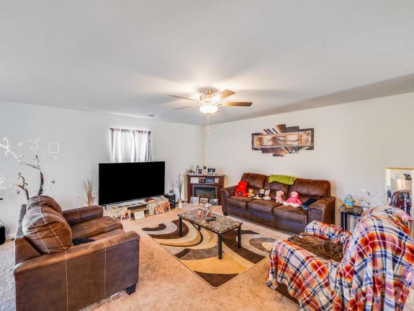 611 Maddox Drive, Shelby, NC 28152.  MLS# CAR4281912, YatesRealty ID 10931. 