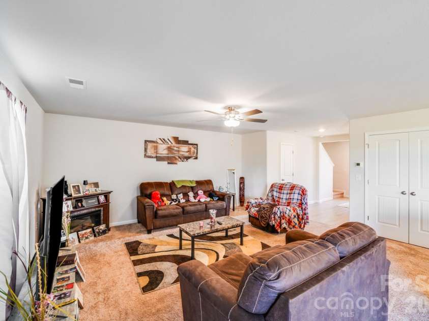 611 Maddox Drive, Shelby, NC 28152.  MLS# CAR4281912, YatesRealty ID 10931. 