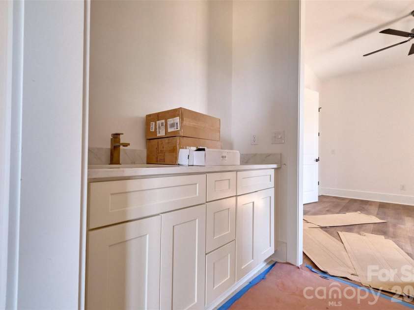 5104 Lowie Lane, Gastonia, NC 28056.  MLS# CAR4327132, YatesRealty ID 10932. Bathroom 2 jack-n-jill walkthru