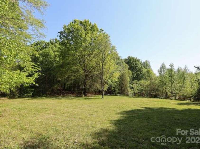 8903 New Town Road, Waxhaw, NC 28173.  MLS# CAR4251547, YatesRealty ID 10933. 