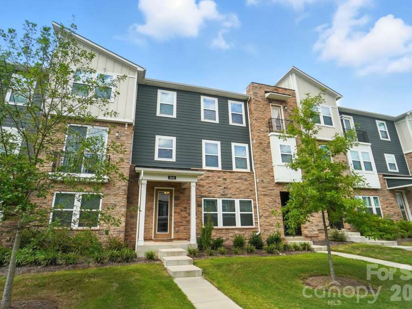 1641 Unison Drive, Charlotte, NC 28262.  MLS# CAR4341547, YatesRealty ID 10934. 