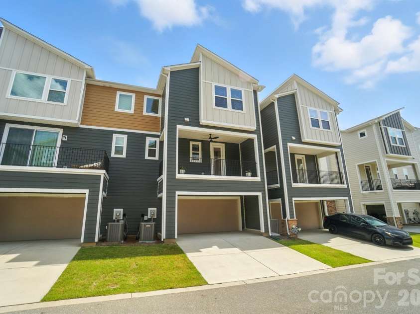 1641 Unison Drive, Charlotte, NC 28262.  MLS# CAR4341547, YatesRealty ID 10934. 
