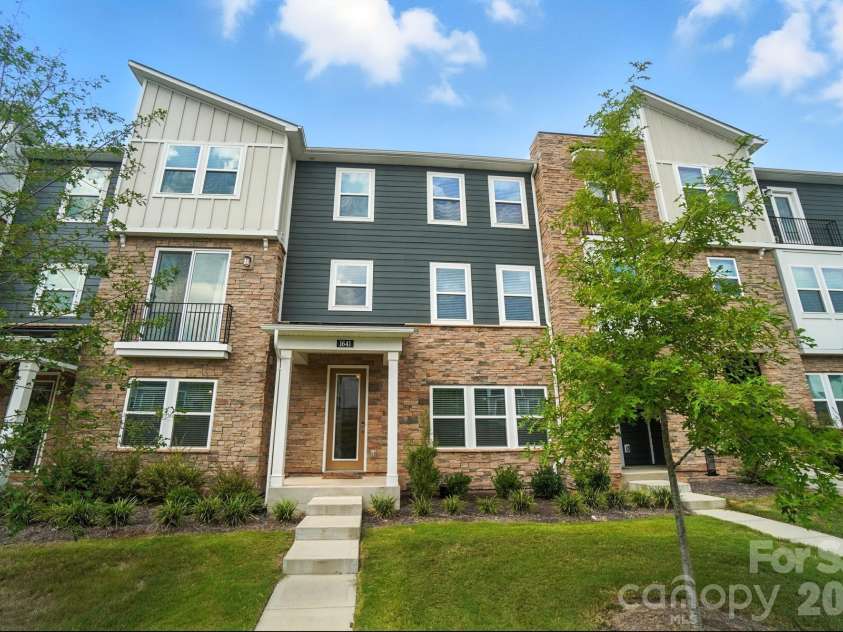 1641 Unison Drive, Charlotte, NC 28262.  MLS# CAR4341547, YatesRealty ID 10934. 