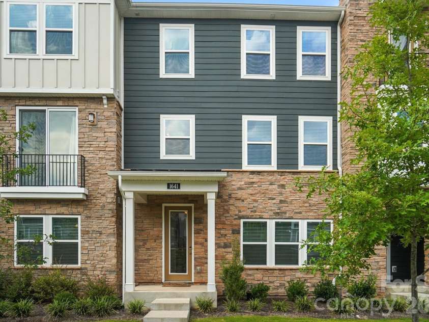 1641 Unison Drive, Charlotte, NC 28262.  MLS# CAR4341547, YatesRealty ID 10934. 