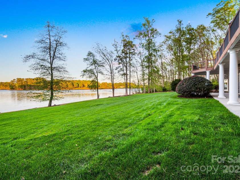 210 Dexter Avenue, Kannapolis, NC 28081.  MLS# CAR4243887, YatesRealty ID 10934. 