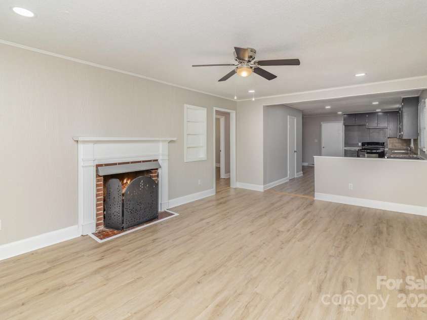 706 Lowell Avenue, Lowell, NC 28098.  MLS# CAR4243379, YatesRealty ID 10935. 