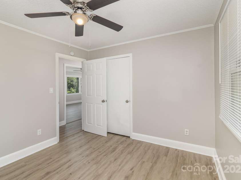 706 Lowell Avenue, Lowell, NC 28098.  MLS# CAR4243379, YatesRealty ID 10935. Full Bath 1