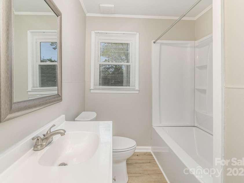 706 Lowell Avenue, Lowell, NC 28098.  MLS# CAR4243379, YatesRealty ID 10935. Full Bath 1