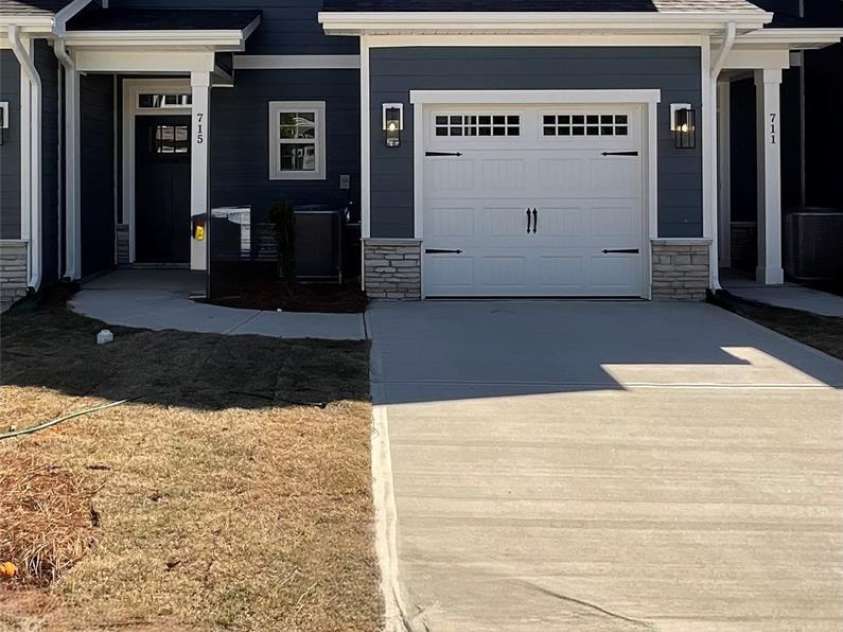 715 Pinecone Drive, Gastonia, NC 28056.  MLS# CAR4360212, YatesRealty ID 10936. 
