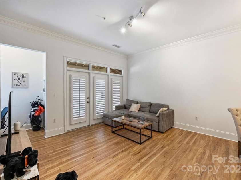 2934 Selwyn Avenue, Charlotte, NC 28209.  MLS# CAR4243301, YatesRealty ID 10937. 