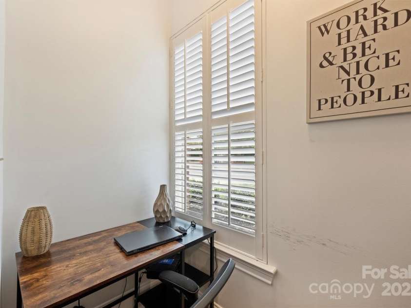 2934 Selwyn Avenue, Charlotte, NC 28209.  MLS# CAR4243301, YatesRealty ID 10937. 