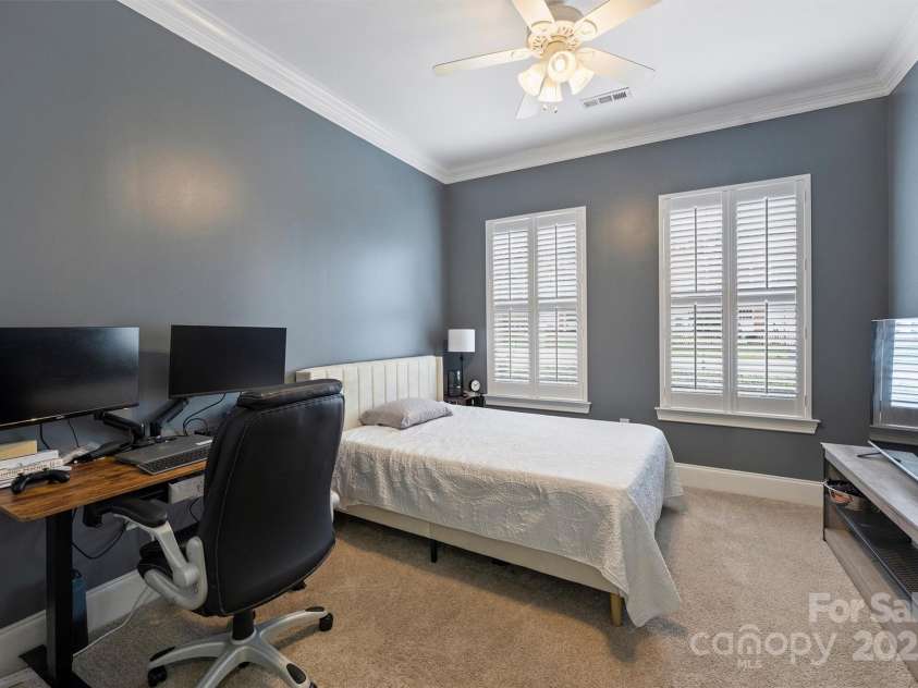 2934 Selwyn Avenue, Charlotte, NC 28209.  MLS# CAR4243301, YatesRealty ID 10937. 