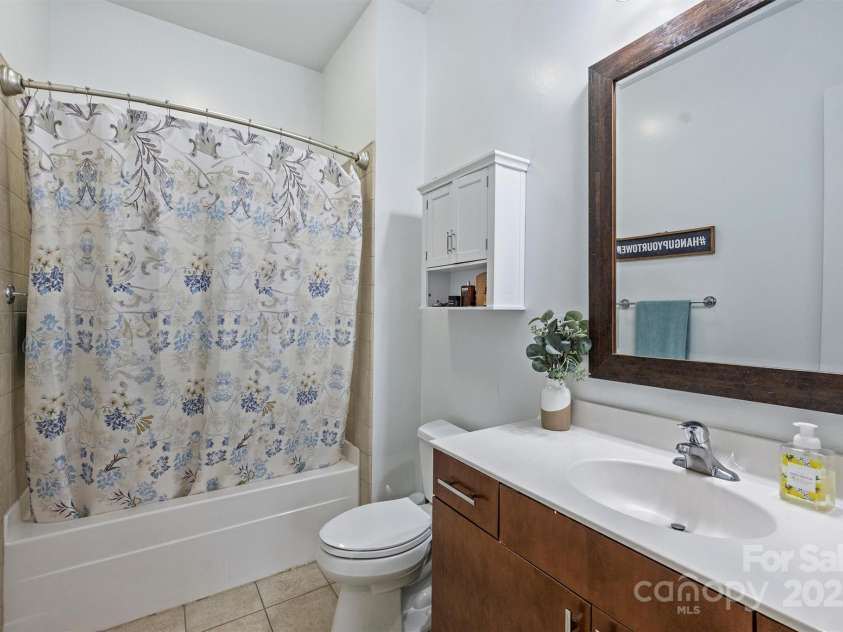 2934 Selwyn Avenue, Charlotte, NC 28209.  MLS# CAR4243301, YatesRealty ID 10937. 