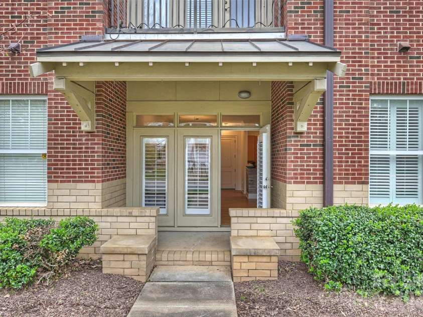 2934 Selwyn Avenue, Charlotte, NC 28209.  MLS# CAR4243301, YatesRealty ID 10937. 