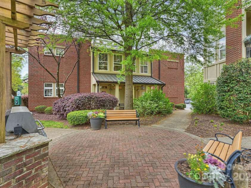 2934 Selwyn Avenue, Charlotte, NC 28209.  MLS# CAR4243301, YatesRealty ID 10937. 