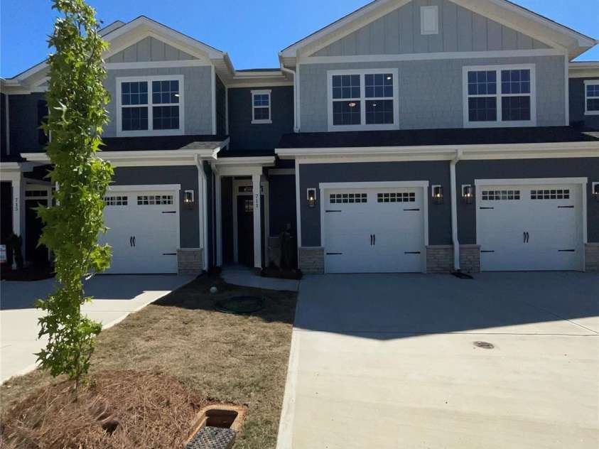 711 Pinecone Drive, Gastonia, NC 28056.  MLS# CAR4343495, YatesRealty ID 10937. 