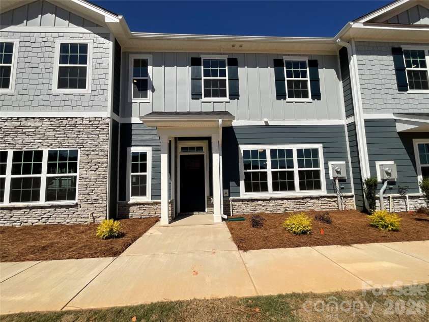 711 Pinecone Drive, Gastonia, NC 28056.  MLS# CAR4343495, YatesRealty ID 10937. 