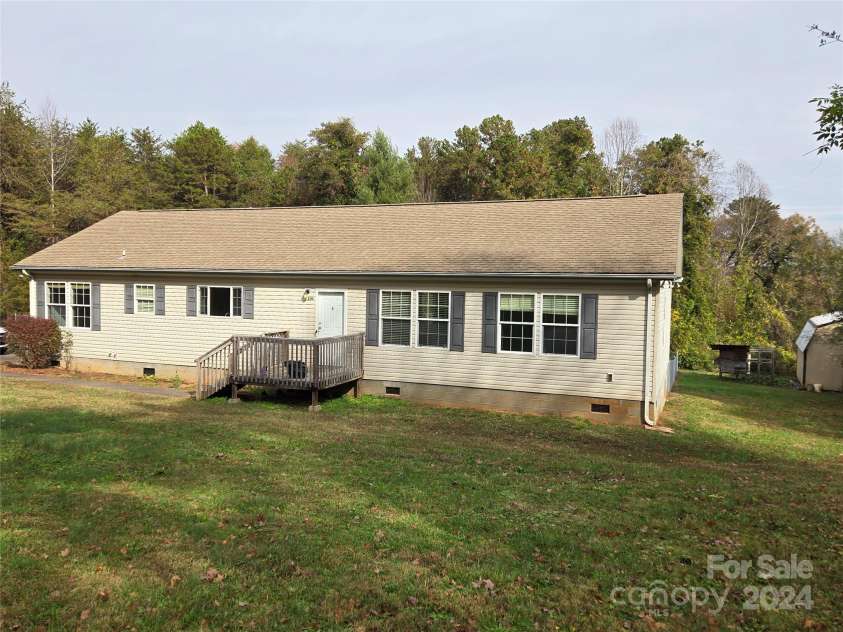 2110 Zion Church Road, Hickory, NC 28602.  MLS# CAR4201579, YatesRealty ID 10938. 