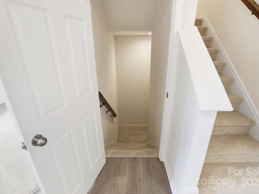 17909 Wilbanks Drive, Charlotte, NC 28278.  MLS# CAR4310693, YatesRealty ID 1094. 