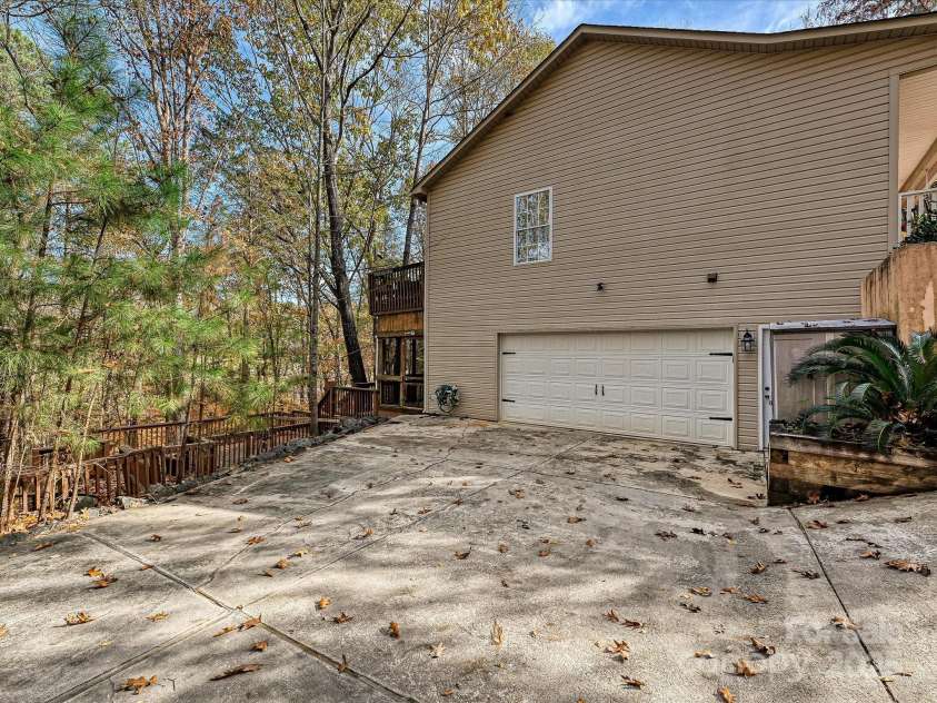 25040 Timberlake Drive, Tega Cay, SC 29708.  MLS# CAR4203265, YatesRealty ID 1094. 