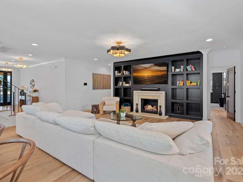 3209 Mayfield Avenue, Charlotte, NC 28209.  MLS# CAR4248902, YatesRealty ID 10941. 
