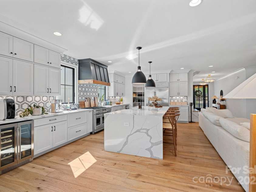 3209 Mayfield Avenue, Charlotte, NC 28209.  MLS# CAR4248902, YatesRealty ID 10941. 