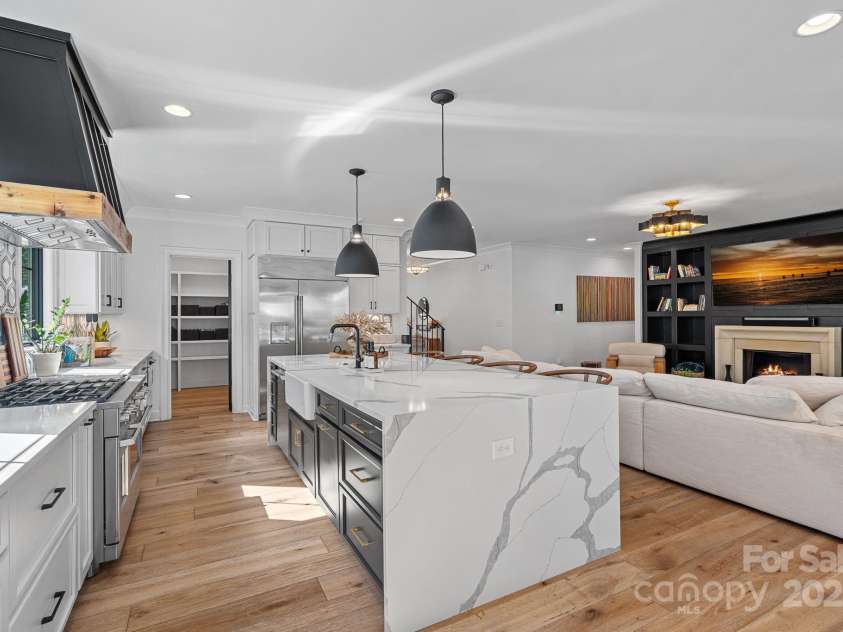 3209 Mayfield Avenue, Charlotte, NC 28209.  MLS# CAR4248902, YatesRealty ID 10941. 