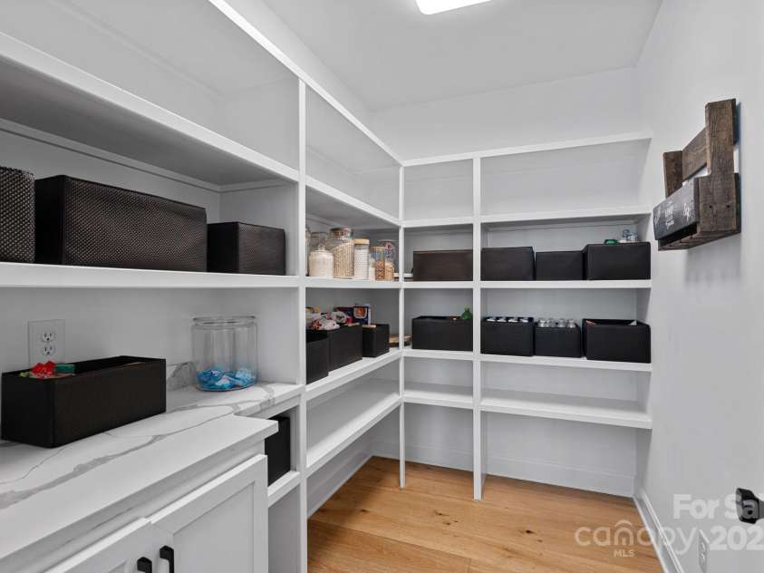 3209 Mayfield Avenue, Charlotte, NC 28209.  MLS# CAR4248902, YatesRealty ID 10941. 