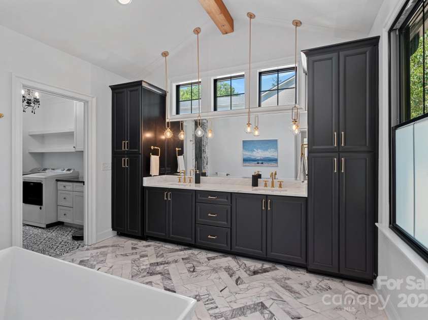 3209 Mayfield Avenue, Charlotte, NC 28209.  MLS# CAR4248902, YatesRealty ID 10941. 
