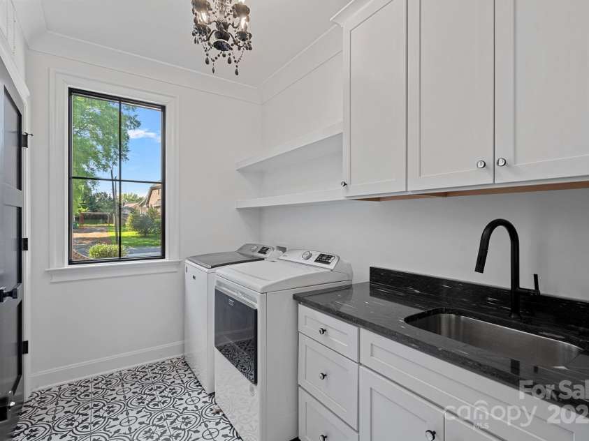 3209 Mayfield Avenue, Charlotte, NC 28209.  MLS# CAR4248902, YatesRealty ID 10941. 