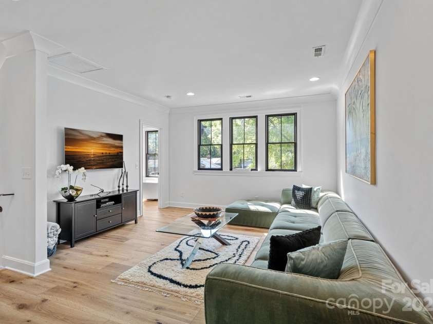 3209 Mayfield Avenue, Charlotte, NC 28209.  MLS# CAR4248902, YatesRealty ID 10941. 