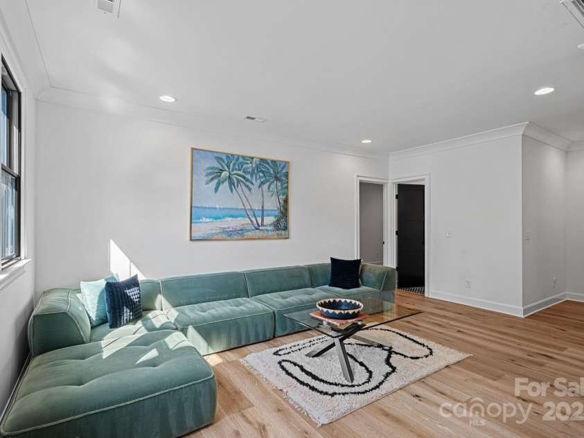 3209 Mayfield Avenue, Charlotte, NC 28209.  MLS# CAR4248902, YatesRealty ID 10941. 