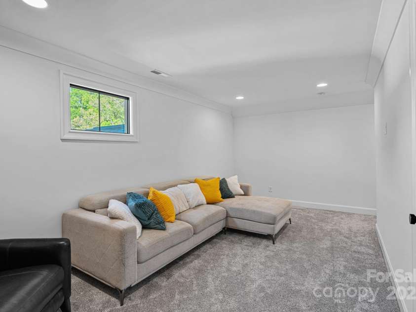3209 Mayfield Avenue, Charlotte, NC 28209.  MLS# CAR4248902, YatesRealty ID 10941. 