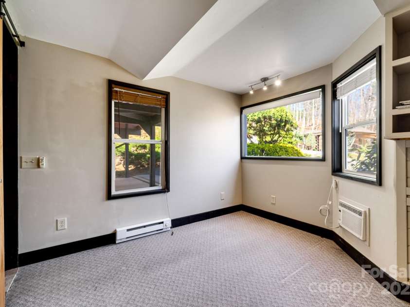 96 Old Powerhouse Road, Franklin, NC 28734.  MLS# CAR4244174, YatesRealty ID 10942. 