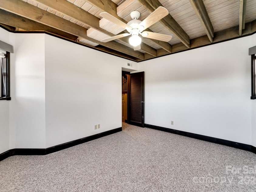 96 Old Powerhouse Road, Franklin, NC 28734.  MLS# CAR4244174, YatesRealty ID 10942. 