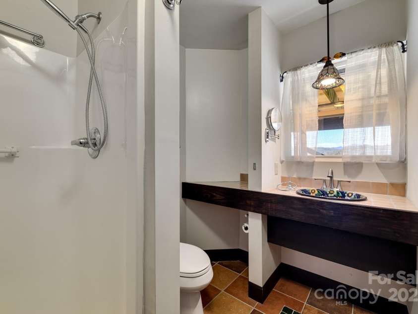 96 Old Powerhouse Road, Franklin, NC 28734.  MLS# CAR4244174, YatesRealty ID 10942. 