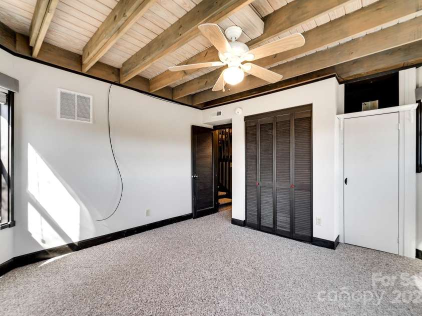 96 Old Powerhouse Road, Franklin, NC 28734.  MLS# CAR4244174, YatesRealty ID 10942. 