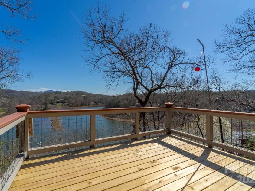 96 Old Powerhouse Road, Franklin, NC 28734.  MLS# CAR4244174, YatesRealty ID 10942. 