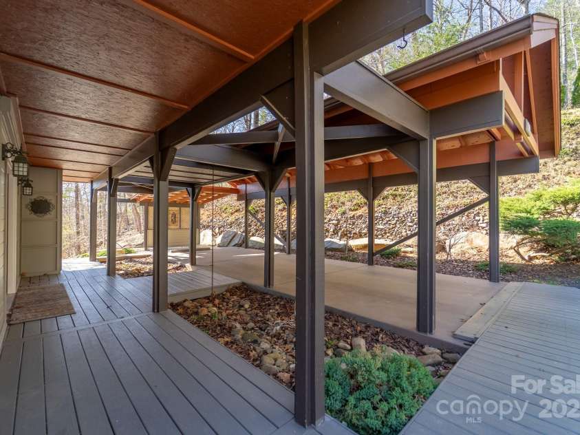 96 Old Powerhouse Road, Franklin, NC 28734.  MLS# CAR4244174, YatesRealty ID 10942. 