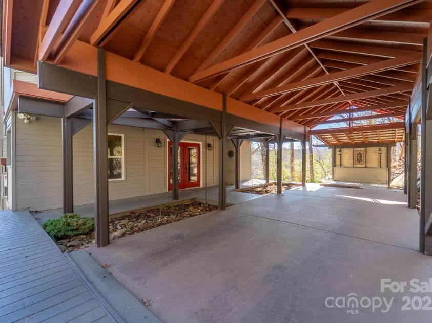 96 Old Powerhouse Road, Franklin, NC 28734.  MLS# CAR4244174, YatesRealty ID 10942. 