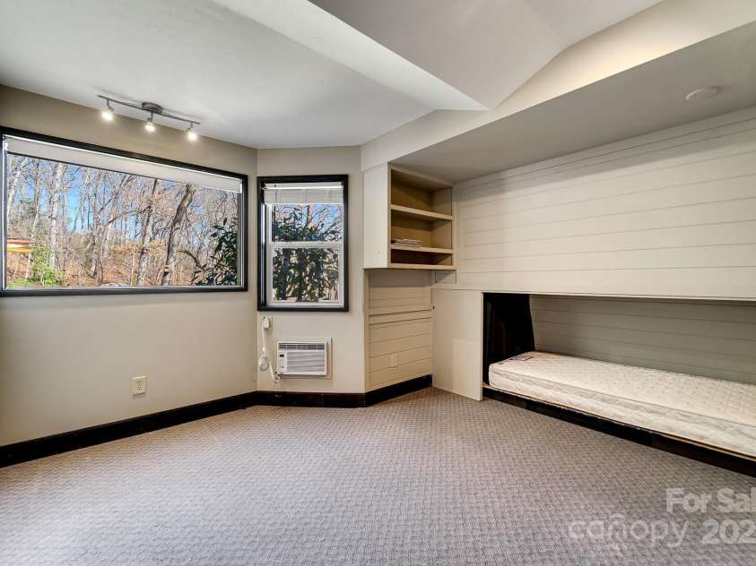 96 Old Powerhouse Road, Franklin, NC 28734.  MLS# CAR4244174, YatesRealty ID 10942. 