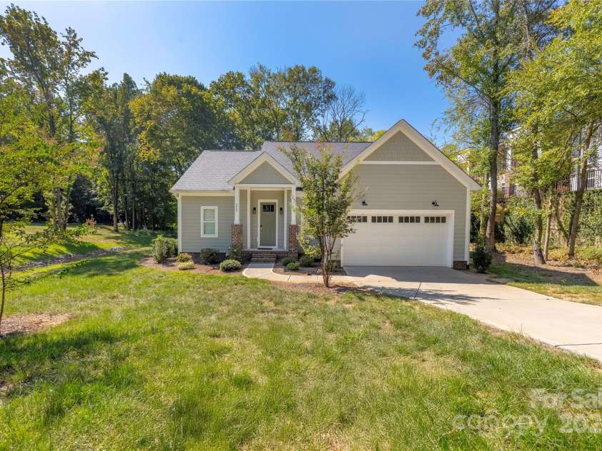 9849 Rich Hatchet Road, Huntersville, NC 28078.  MLS# CAR4321096, YatesRealty ID 10943. 