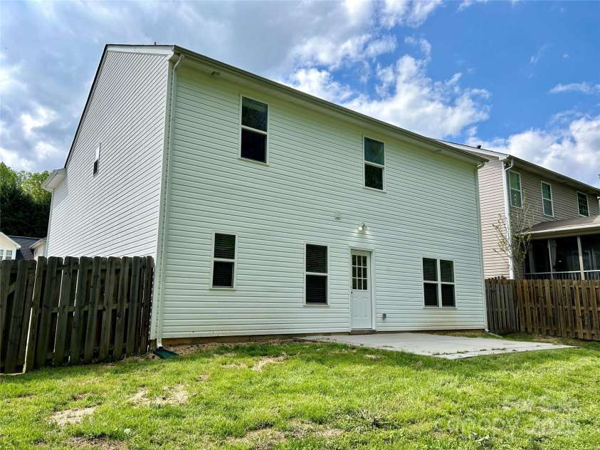 7026 Carrington Pointe Drive, Huntersville, NC 28078.  MLS# CAR4239527, YatesRealty ID 10944. 