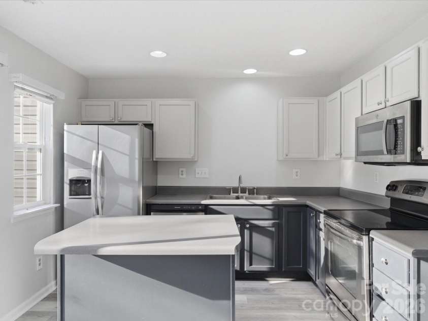 2940 Mayer House Court, Charlotte, NC 28214.  MLS# CAR4365123, YatesRealty ID 10945. 